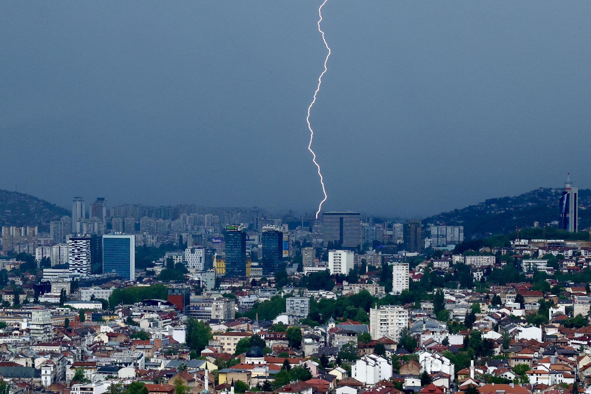 Pogledajte Kako Izgleda Grmljavinsko Nevrijeme U Sarajevu Foto N