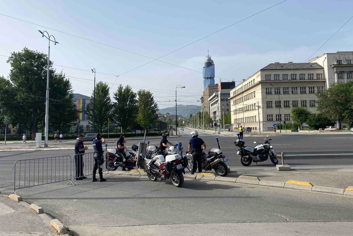 MUP KS Pušten saobraćaj na glavnim saobraćajnicama skup prošao bez