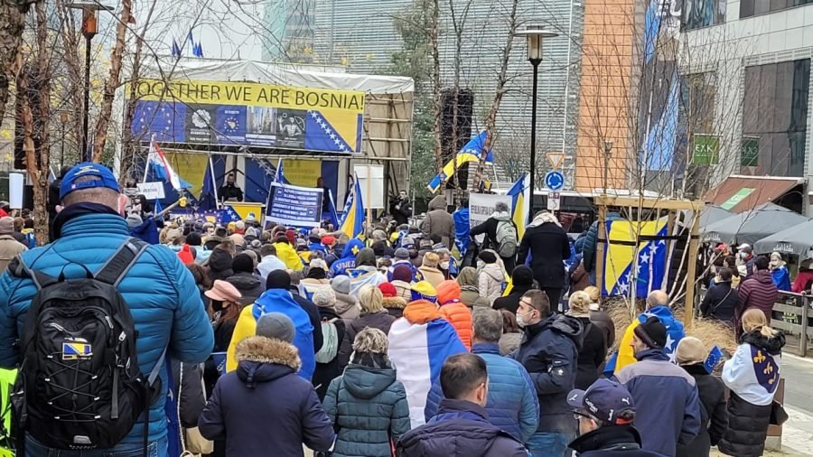 EC to organisers of 'World for BiH' protest: Bosnia belongs in the EU