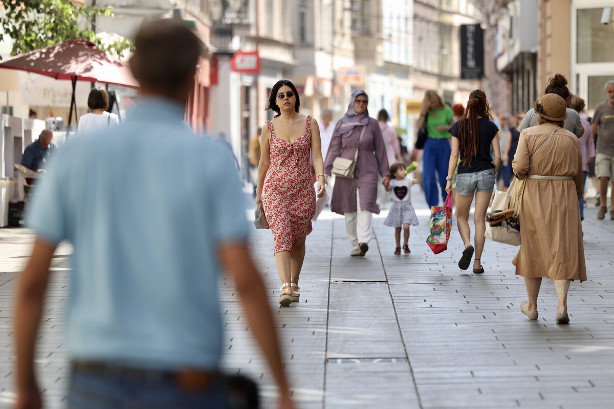 Prijepodne sunčano, a onda preokret: Širom BiH mogući lokalni pljuskovi i grmljavina