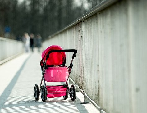 U najsigurnijoj državi na svijetu roditelji ostavljaju djecu u kolicima pred vratima kad odlaze u kafić