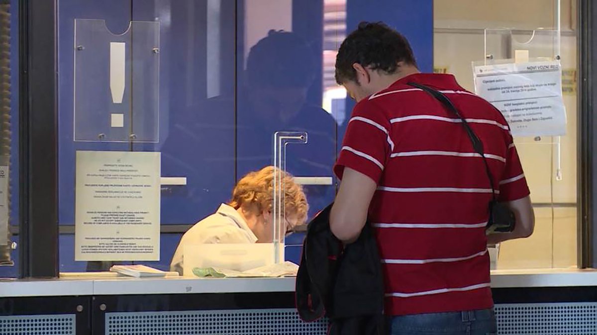Dok Evropa napreduje, građani u BiH i dalje idu od šaltera do šaltera: Kada ćemo prestati "ganjati papire"?