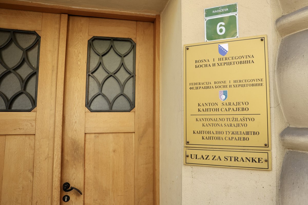 Predložen pritvor Zeničaninu osumnjičenom da je djevojčici od 13 godina slao degutantne sadržaje i pokušao je namamiti