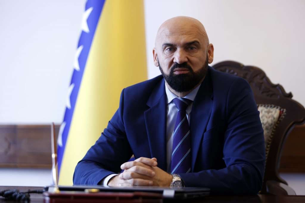 Isak odgovorio Dodiku: Jedino si se uspio ujediniti sa Krivičnim zakonom BiH, a Sarajevo je glavni grad i po Ustavu RS