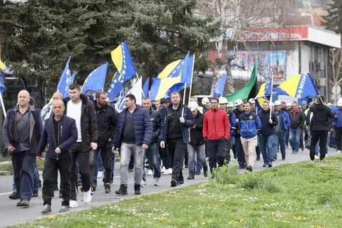 (FOTO) Pogledajte fotografije sa današnjih protesta rudara u Sarajevu