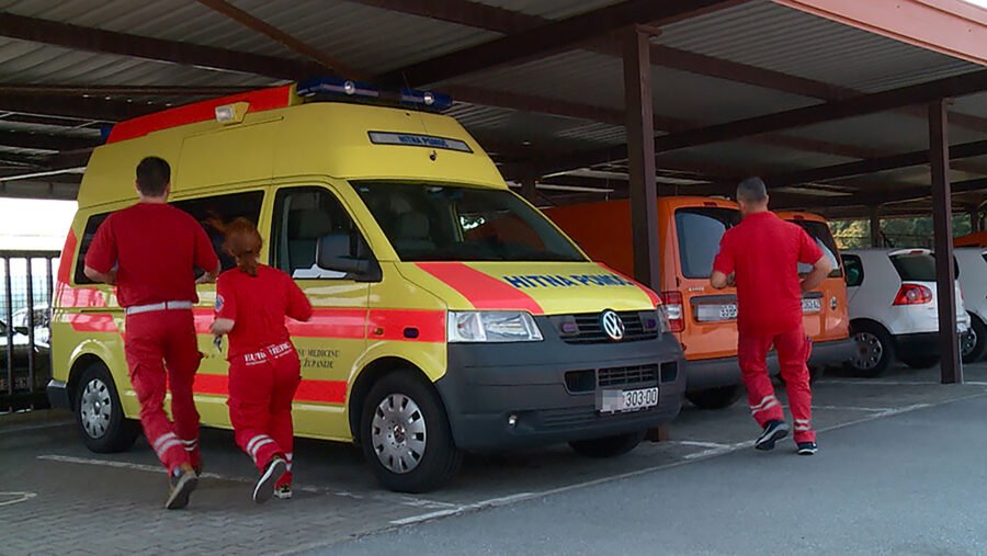 Tragedija u Hrvatskoj: Ženu udario grom dok je nosila suncobran!