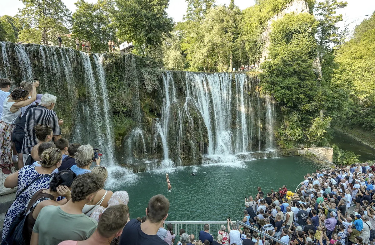 Lekcija iz Jajca: Dok drugi brane fan zone, kralje