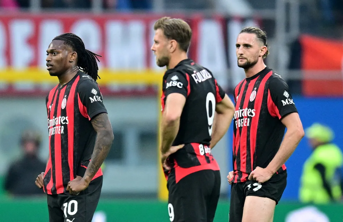 Milan teškim porazom na domaćem terenu ugrozio plasman u Ligu prvaka