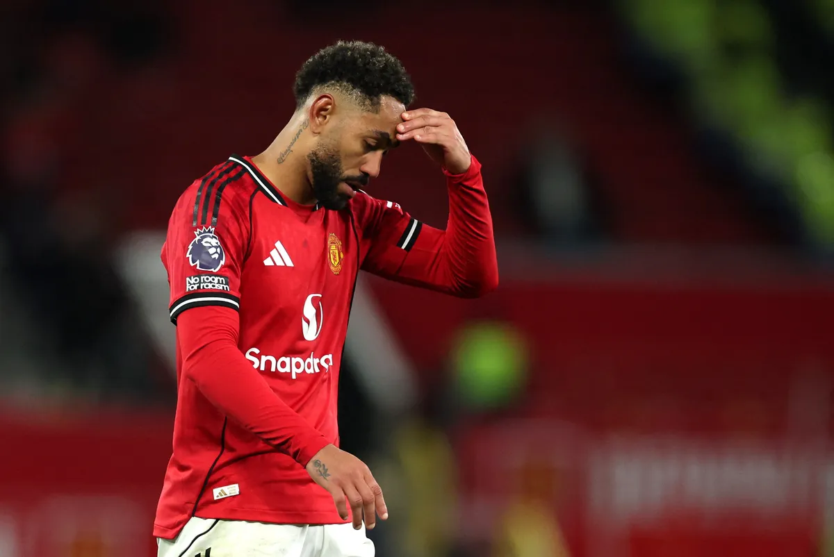 Manchester United neočekivano poražen na Old Traffordu i zakomplikovao borbu za Ligu prvaka (VIDEO)