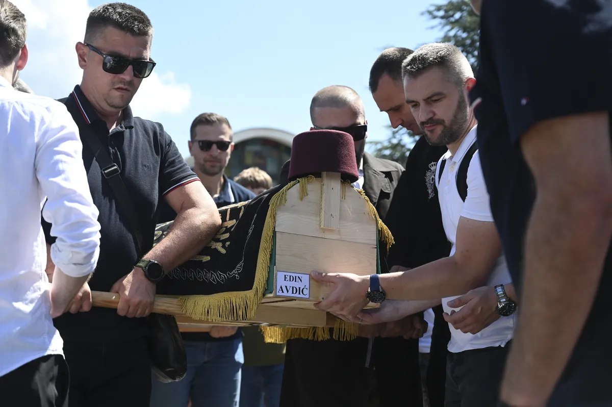 Klanjana dženaza Edinu Avdiću