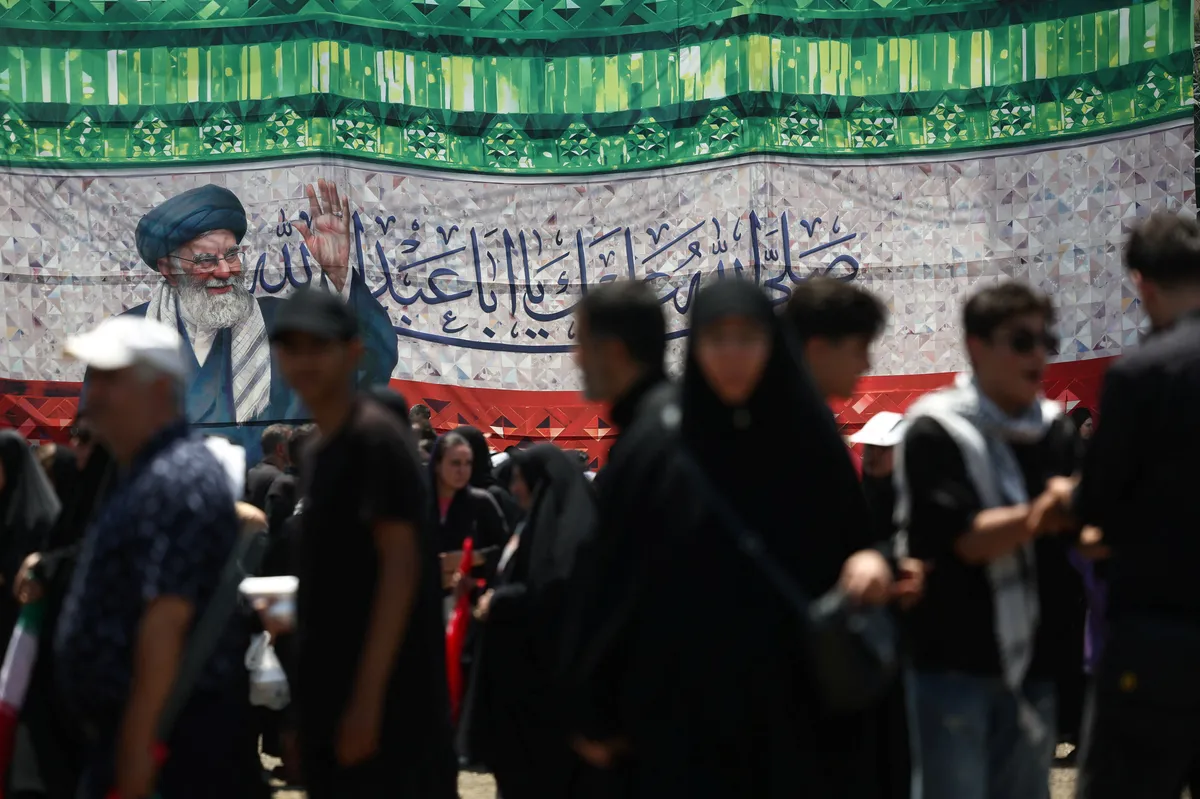 Na sahrani Khameneija odjekivale prijetnje Trumpu, iranska vojska poručila da je spremna za novi sukob