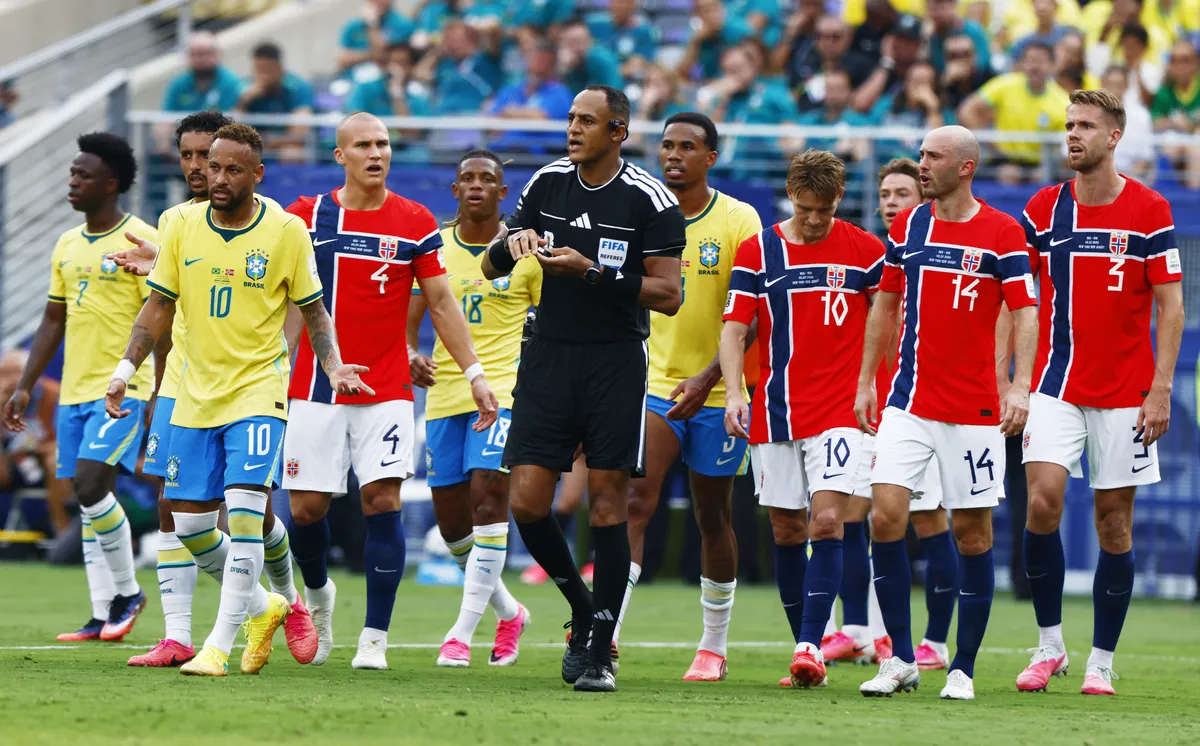 FIFA delegirala sudiju za polufinale SP-a: Amerikanac Ismail Elfath sudi meč Argentine i Engleske