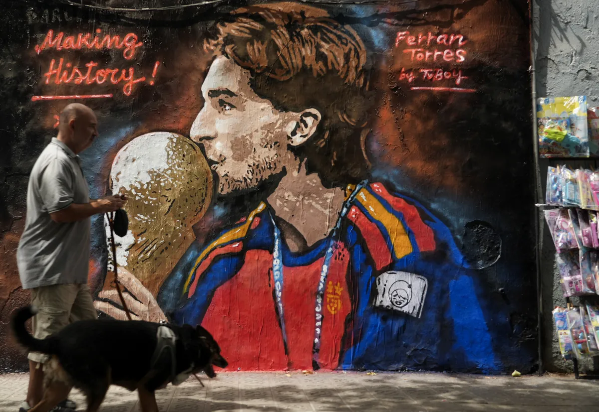 Mural Ferranu Torresu nije dočekao ni prvi dan: Ubrzo osvanuo išaran političkim porukama