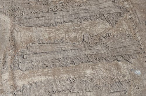 2025-10-14T175338Z_783775536_RC223DAMR4T8_RTRMADP_3_SYRIA-GRAVE