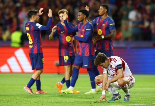 Soccer Football - UEFA Champions League - FC Barcelona v Olympiacos -