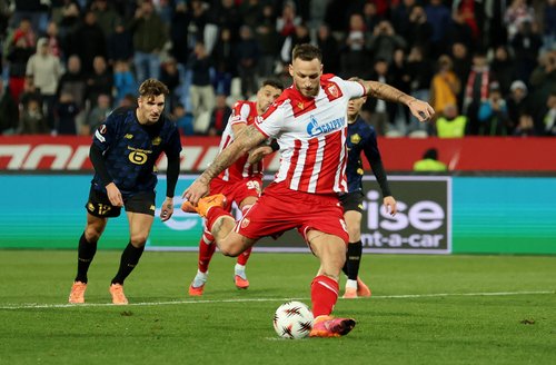Soccer Football - UEFA Europa League - Red Star Belgrade v Lille - Rajko Mitic Stadium, Belgrade, Serbia - November 6, 2025 Red Star Belgrade's Marko Arnautovic scores their first goal from the penalty spot REUTERS/Zorana Jevtic
