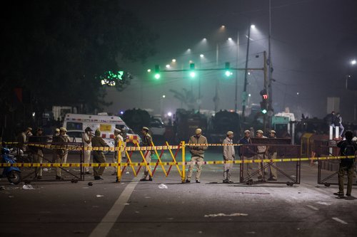 Emergency personnel work at the site of an explosion in the old quarters of Delhi, India, November 10, 2025. REUTERS/Adnan Abidi