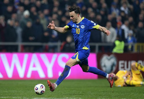 Soccer Football - FIFA World Cup - UEFA Qualifiers - Group H - Bosnia and Herzegovina v Romania - Stadion Bilino Polje, Zenica, Bosnia and Herzegovina - November 15, 2025 Bosnia and Herzegovina's Haris Tabakovic in action REUTERS/Amel Emric