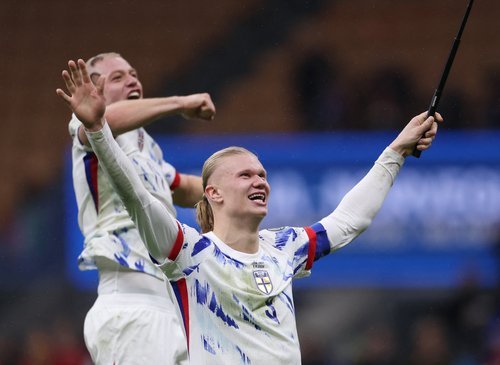 Soccer Football - World Cup - UEFA Qualifiers - Group I - Italy v Norway - San Siro, Milan, Italy - November 16, 2025 Norway's Erling Haaland celebrates after the match REUTERS/Claudia Greco