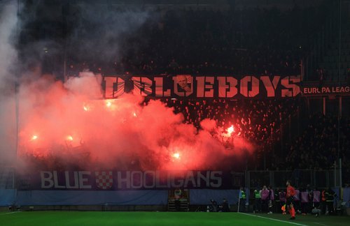Soccer Football - UEFA Europa League - Malmo FF v Dinamo Zagreb - Eleda Stadion, Malmo, Sweden - October 23, 2025 Dinamo Zagreb fans with flares in the stands Andreas Hillergren /TT News Agency via REUTERS ATTENTION EDITORS - THIS IMAGE WAS PROVIDED