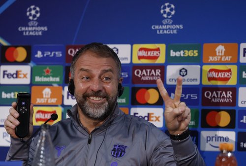 Soccer Football - UEFA Champions League - FC Barcelona Press Conference - Stamford Bridge, London, Britain - November 24, 2025 FC Barcelona coach Hansi Flick during the press conference Action Images via Reuters/Andrew Couldridge