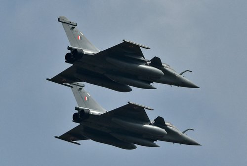 FILE PHOTO: India's Rafale fighter jets at an air show
