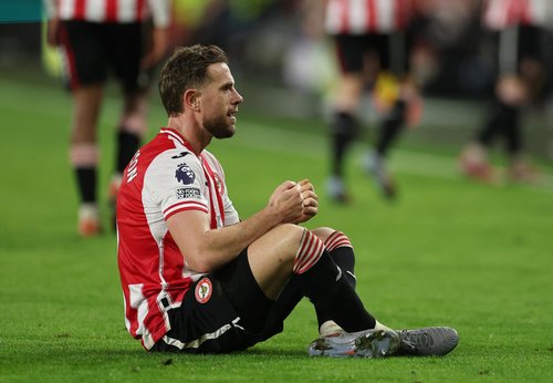 Soccer Football - Premier League - Brentford v Leeds United - GTech Community Stadium, London, Britain - December 14, 2025 Brentford's Jordan Henderson celebrates scoring their first goal REUTERS/Toby Melville EDITORIAL USE ONLY. NO USE WITH UNAUTHORIZED