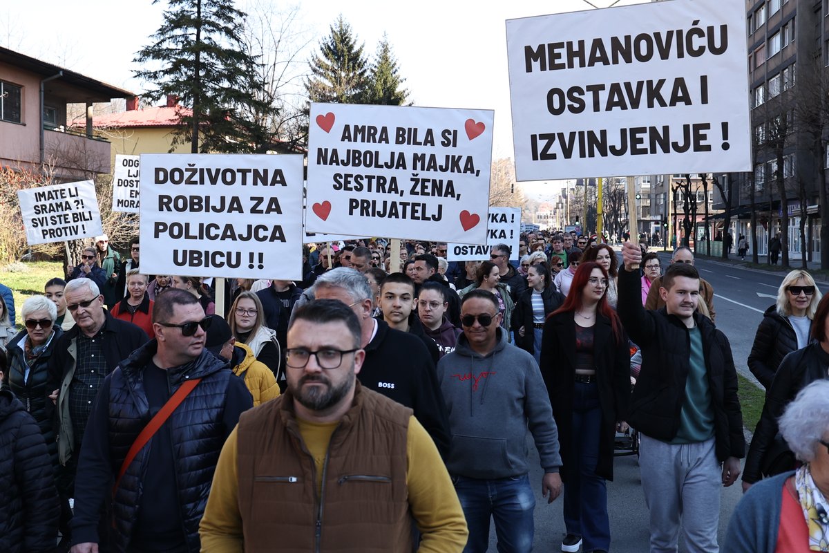 Protest in Tuzla: Citizens demand resignations over murder committed by ...