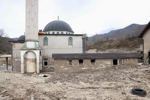 ruševina, ruševine, jablanica, poplave, džamija u jablanici