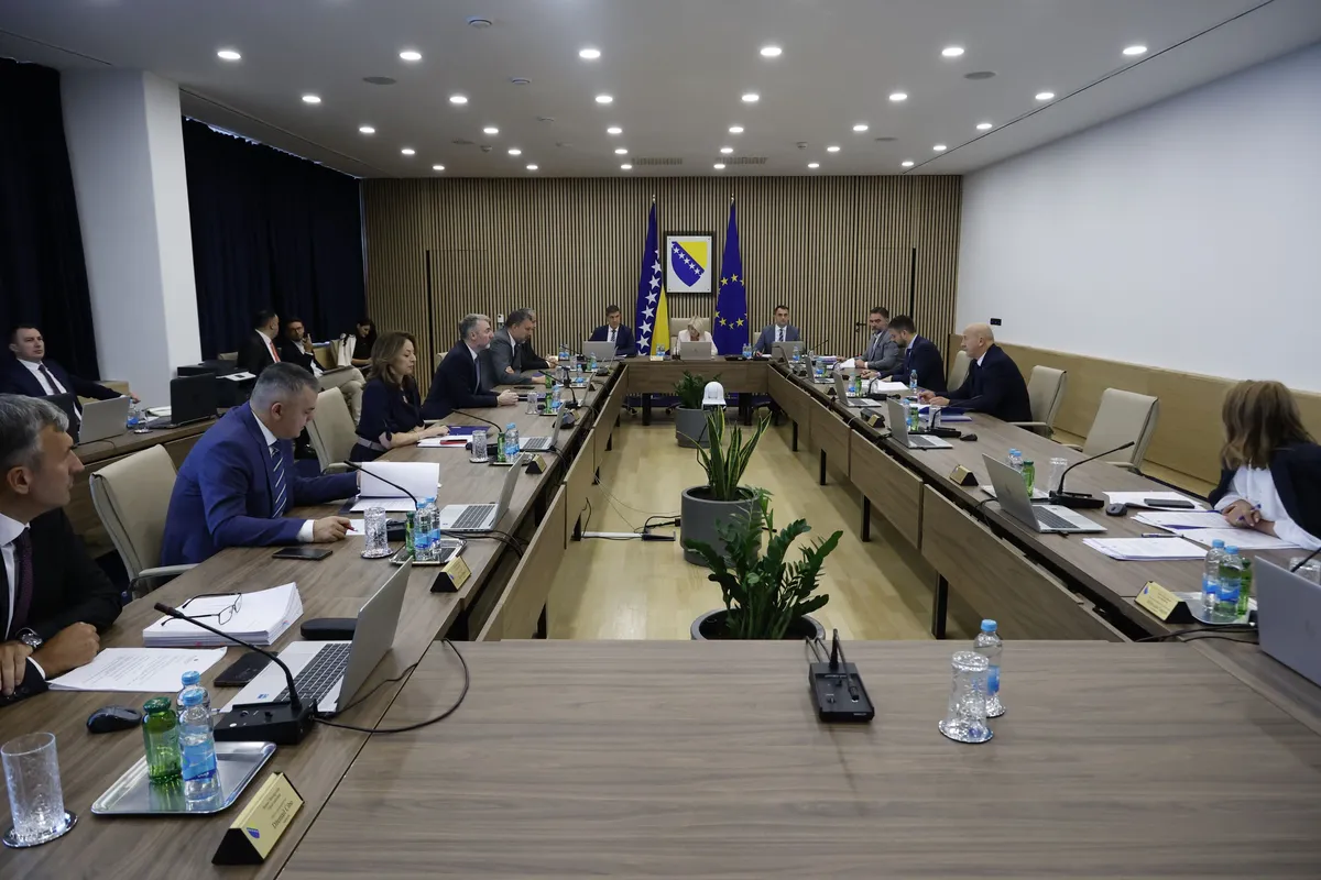 Vijeće ministara BiH danas o Nacrtu zakona o izmjenama i dopunama Zakona o radu u institucijama BiH