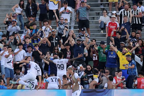 2025-06-20T032755Z_1731809516_UP1EL6K06DRPK_RTRMADP_3_SOCCER-CLUB-PSG-BOT