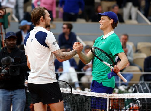 2025-06-04T161257Z_707859428_UP1EL64191IGB_RTRMADP_3_TENNIS-FRENCHOPEN