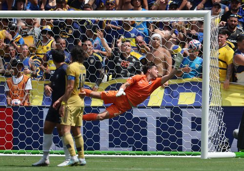 2025-06-24T194628Z_290818433_UP1EL6O1IXFR0_RTRMADP_3_SOCCER-CLUB-AUC-BOJ