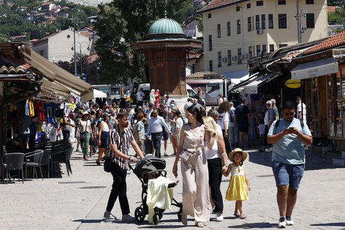 turisti sarajevo šetnja vrućine ljeto