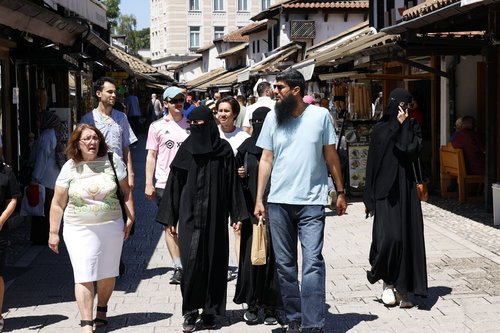 turisti sarajevo šetnja vrućine ljeto