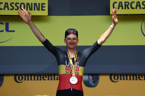 2025-07-20T152624Z_1815995359_UP1EL7K16VXXO_RTRMADP_3_CYCLING-FRANCE