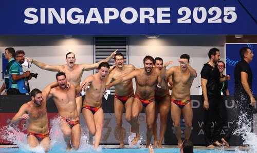 2025-07-24T150147Z_1654977871_UP1EL7O15QXKF_RTRMADP_3_SWIMMING-WORLD