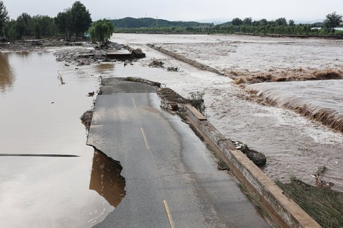 2025-07-28T110433Z_1299116029_RC2KVFAY7WCJ_RTRMADP_3_ASIA-WEATHER-CHINA