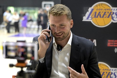 2025-08-02T200623Z_2053623040_MT1USATODAY26763463_RTRMADP_3_NBA-LUKA-DONCIC-PRESS-CONFERENCE