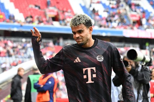 Soccer Football - Pre-Season Friendly - Bayern Munich v Olympique Lyonnais - Allianz Arena, Munich, Germany - August 2, 2025 Bayern Munich's Luis Diaz before the match REUTERS/Angelika Warmuth