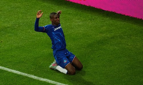 2025-08-21T120216Z_240384126_RC28REAI2UJG_RTRMADP_3_SOCCER-ENGLAND-WHU-CHE-PREVIEW