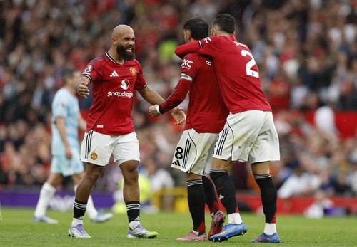 2025-08-30T161223Z_234747705_UP1EL8U190LUM_RTRMADP_3_SOCCER-ENGLAND-MUN-BUR