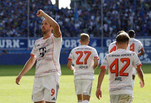 USE OF PHOTOGRAPHS AS IMAGE SEQUENCES AND/OR QUASI-VIDEO.