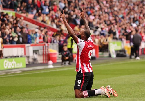 Soccer Football - Premier League - Brentford v Manchester United