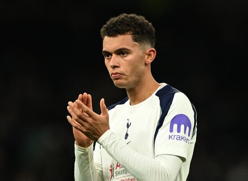 2025-12-20T193835Z_1118686857_UP1ELCK1IK9TQ_RTRMADP_3_SOCCER-ENGLAND-TOT-LIV