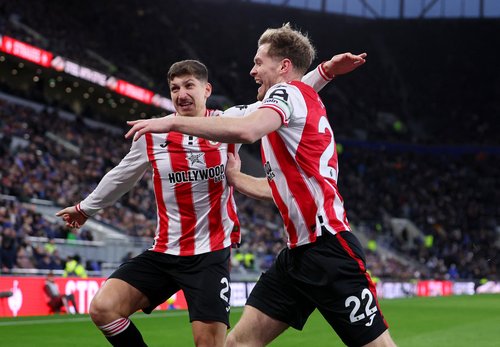 Soccer Football - Premier League - Everton v Brentford - Hill Dickinson Stadium, Liverpool, Britain - January 4, 2026 Brentford's Nathan Collins celebrates scoring their second goal with Vitaly Janelt Action Images via Reuters/Ed Sykes EDITORIAL USE ONLY