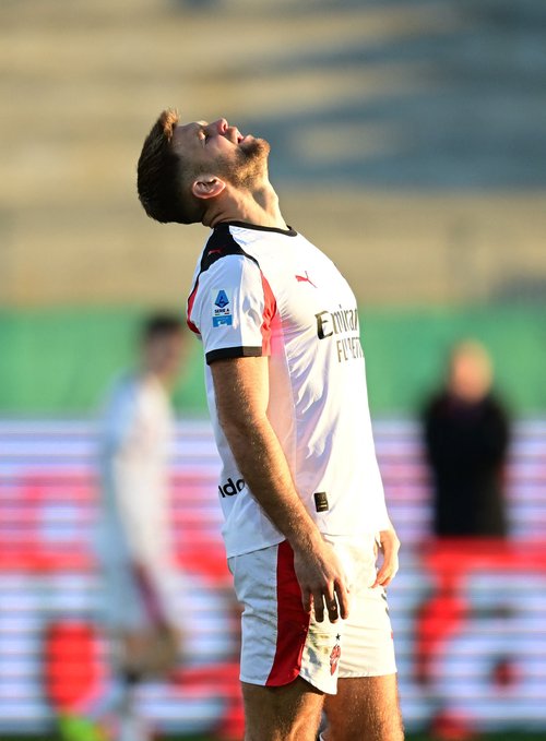 Soccer Football - Serie A - Fiorentina v AC Milan - Stadio Artemio Franchi, Florence, Italy - January 11, 2026 AC Milan's Niclas Fullkrug reacts after missing a chance to score REUTERS/Daniele Mascolo