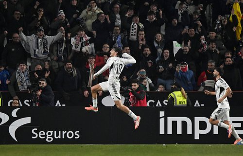 2026-01-14T210203Z_1989352713_UP1EM1E1MFDSQ_RTRMADP_3_SOCCER-SPAIN-ALB-RMA