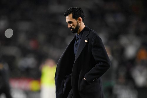 2026-01-Soccer Football - Copa del Rey - Round of 16 - Albacete v Real Madrid - Estadio Carlos Belmonte, Albacete, Spain - January 14, 2026 Real Madrid coach Alvaro Arbeloa looks dejected after the match REUTERS/Pablo Morano-SPAIN-ALB-RMA
