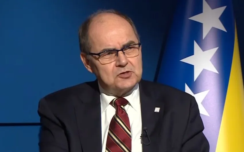 Schmidt o prošlosti s Dodikom: „Bio je mlađi i htio je razgovarati, danas SNSD samo toleriše BiH“